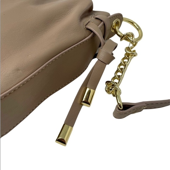 Gianni Bini Taupe Tan Crossbody leather bag purse with gold chain accent - Picture 6 of 8